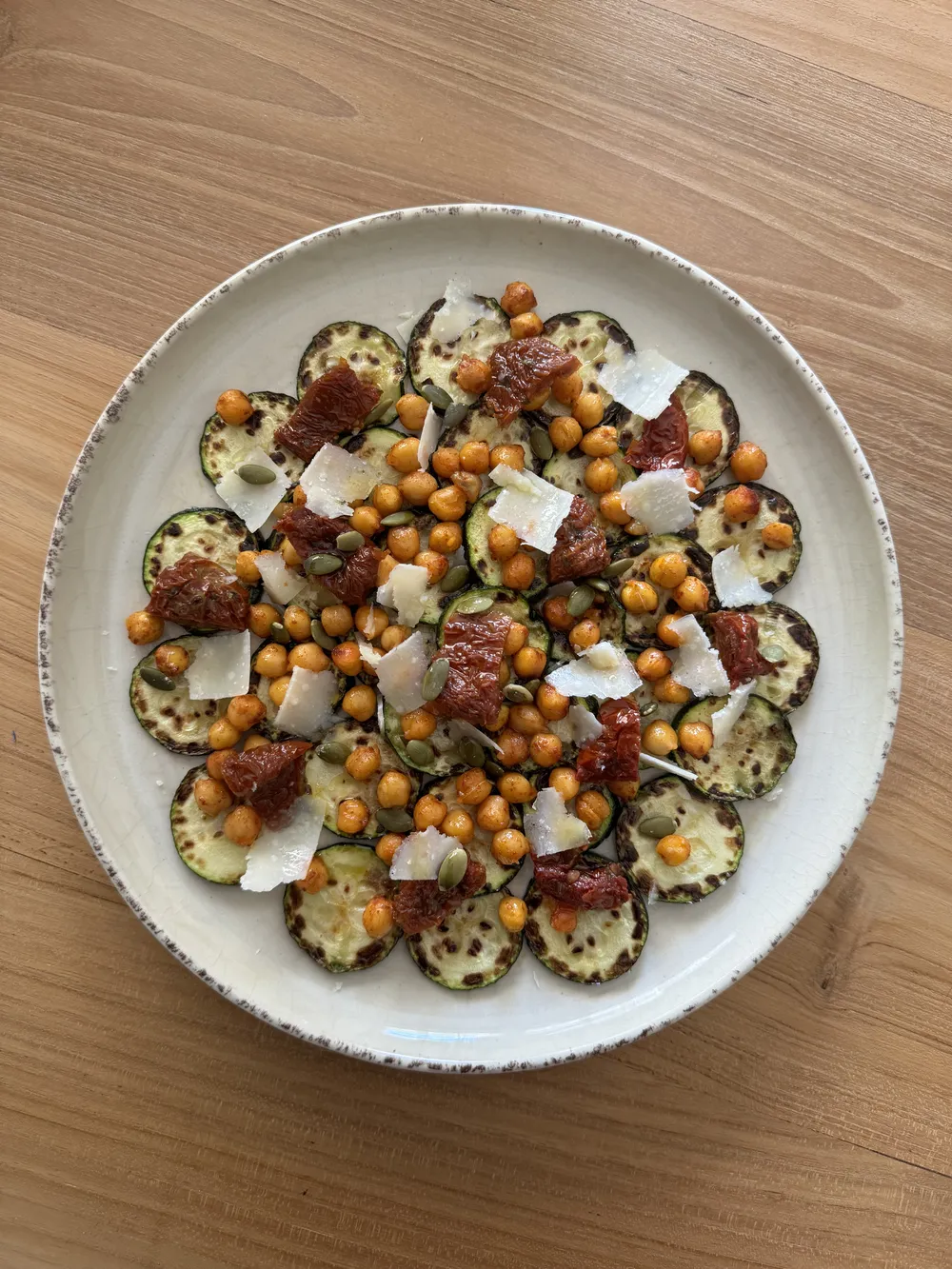 Ensalada de garbanzos con espinacas frescas