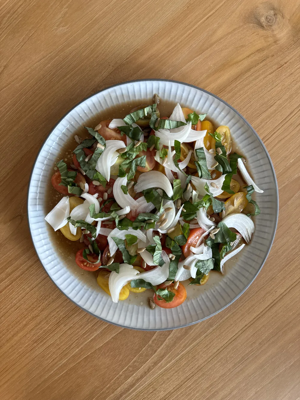 Ensalada mixta con huevo cocido