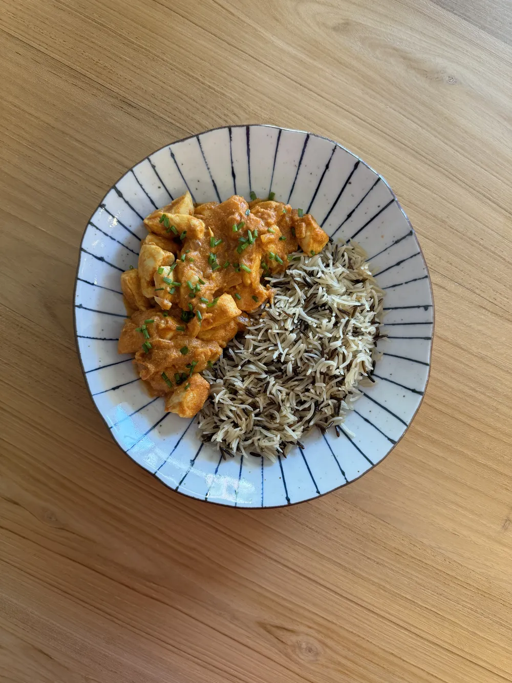 Pollo al curry con arroz basmati