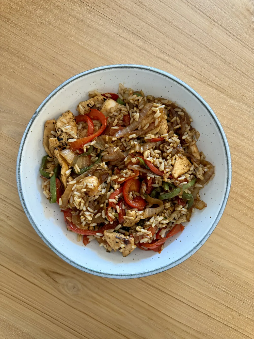 Salteado de verduras arcoiris con pollo